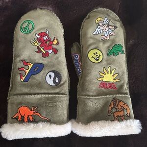 MENS never worn NWOT winter Gloves